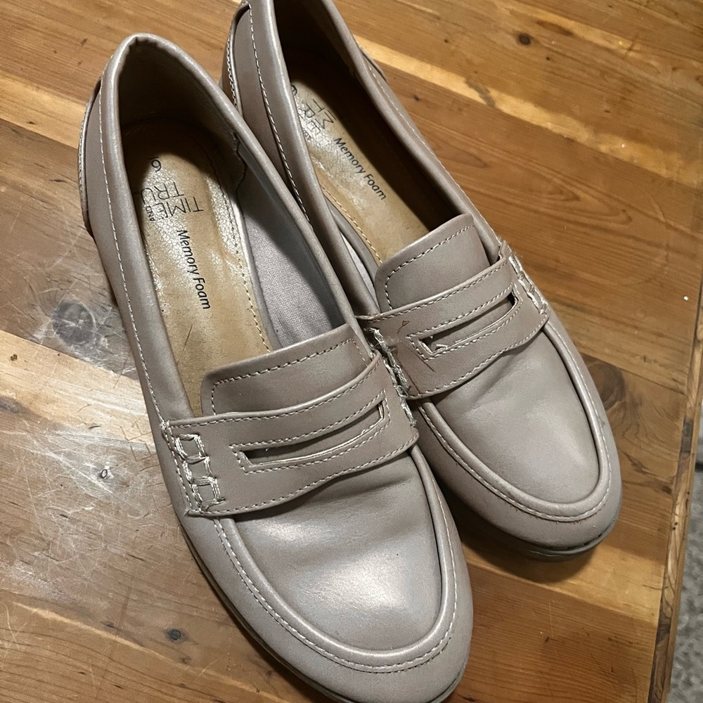 Women's Muted Dusty Rose Loafers. - Picture 5 of 5